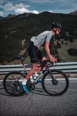 SIGNATURE³ RADTRIKOT GREEN ASH -Biehler 0414325 SIGGA SIGNATURE JERSEY GREEN ASH 1C2 1280x1280