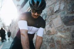 SUPREME RADTRIKOT REVOLT BERRY -Biehler 0414327 SUPRB SUPREME JERSEY REVOLT BERRY 4 1280x1280