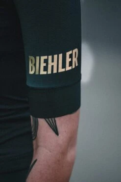 SUPREME RADTRIKOT BLACK GOLD -Biehler 0414327 SUPBG SUPREME JERSEY BLACK 7 1280x1280