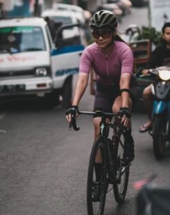 DAMEN ESSENTIAL RADTRIKOT ROSEWOOD -Biehler 0454326 ESSRW ESSENTIAL JERSEY ROSEW 1E 1280x1280