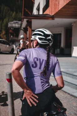 DAMEN SYNDICATE TRAINING RADTRIKOT BERRY NOISE 10 DAMEN SYNDICATE TRAINING RADTRIKOT BERRY NOISE -Biehler 0454326 SYNTBN BERRY 5 1280x1280