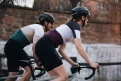 DAMEN SUPREME RADTRIKOT REVOLT BERRY -Biehler 0454327 SUPRB SUPREME JERSEY REVOLT BERRY 3 1280x1280