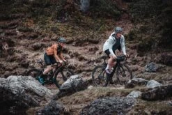 DAMEN GRAVEL ZIPPED HOODIE RAW SIENNA -Biehler 1853700 GRVRS2 GRAVEL ZIPPED HOODIE RAW SIENNA 4 1280x1280