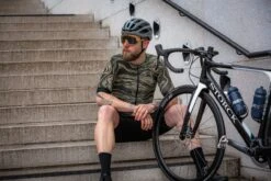 SUPREME RADTRIKOT GOLDEN OLIVE 12 SUPREME RADTRIKOT GOLDEN OLIVE -Biehler 5R3A3132 1280x1280