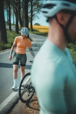 DAMEN ESSENTIAL RADHOSE PESTO 11 DAMEN ESSENTIAL RADHOSE PESTO -Biehler 5R3A8778627ad01798a52 1280x1280