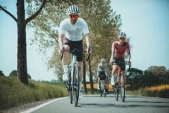 ESSENTIAL RADTRIKOT WHITE -Biehler 5R3A8815 1280x1280