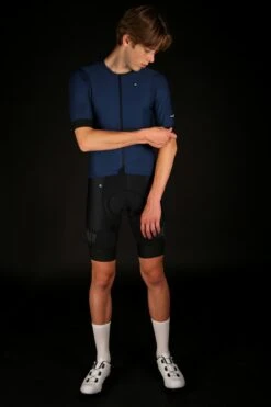 SIGNATURE³ MESH RADTRIKOT SHADY BAY 8 SIGNATURE³ MESH RADTRIKOT SHADY BAY -Biehler 5R3A9972 1280x1280