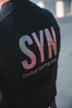 SYNDICATE LANGARM RADTRIKOT SHINY BLACK -Biehler DSC00904 1280x1280