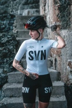 DAMEN SYNDICATE TRAINING RADTRIKOT WHITE -Biehler DSC02148 1280x1280