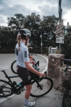 DAMEN SYNDICATE RADHOSE GRAPE -Biehler DSC02726 1280x1280