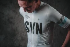 SYNDICATE TRAINING RADTRIKOT WHITE -Biehler DSC05029 1280x1280