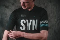 SYNDICATE TRAINING RADTRIKOT BLACK -Biehler DSC05114 1280x1280