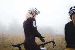 DAMEN THERMAL RAIN LANGARM RADTRIKOT DARK BERRY -Biehler DSC07345 IG 1280x1280