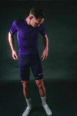 ESSENTIAL RADTRIKOT ROYAL PURPLE -Biehler DSC09452 1280x1280