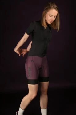 DAMEN ESSENTIAL RADHOSE GRAPE -Biehler ESSENTIAL COLLECTION 31 1280x1280