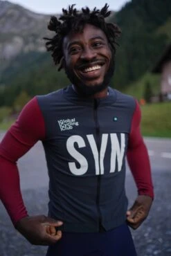 SYNDICATE THERMAL RAIN LANGARM RADTRIKOT RED SLATE -Biehler IMG 9875 1280x1280