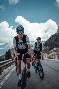 SYNDICATE RADHOSE BLACK -Biehler R001047460ed55698e32664089774580ad 1280x1280