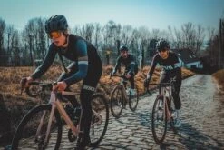 DAMEN SYNDICATE THERMAL RAIN LS RADTRIKOT FJORD -Biehler cobbled flanders ride 1762332c265c289 1280x1280