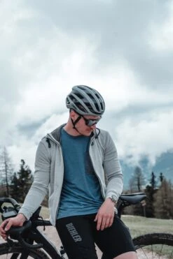 GRAVEL ZIPPED HOODIE -Biehler gravel dolomites web 054 1280x1280