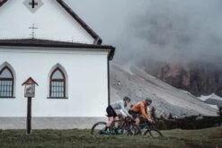 DAMEN GRAVEL ZIPPED HOODIE -Biehler gravel dolomites web 060 1280x1280