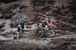 GRAVEL SHIRT MELANGE MARINE -Biehler gravel dolomites web 069 1280x1280