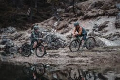 DISTANCE PATTERN SHORTS DENIM -Biehler gravel dolomites web 088 1280x1280