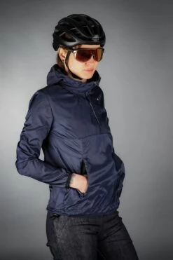 DAMEN GRAVEL HOODED WINDBREAKER MARINE -Biehler grvl21 studiouwtk 120 1280x1280