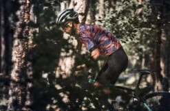 SUPREME RADTRIKOT BRIGHT RED -Biehler men sup br ss live4 1280x1280