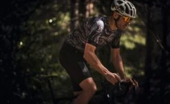 SUPREME RADTRIKOT DARK GREY -Biehler men sup dg ss live2 1280x1280