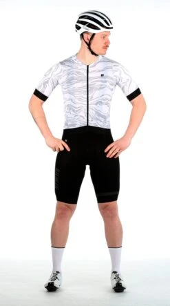 SUPREME RADTRIKOT LIGHT GREY -Biehler men sup lg ss studio2 1280x1280