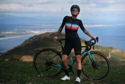 DAMEN ESSENTIAL RADTRIKOT BLACK -Biehler women ess blk ss live1 1280x1280