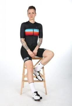 DAMEN ESSENTIAL RADTRIKOT BLACK -Biehler women essential kit studio1 1280x1280