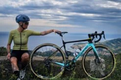 DAMEN SIGNATURE³ RADTRIKOT AVOCADO -Biehler women sig avo ss live 1280x1280