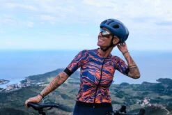 DAMEN SUPREME RADTRIKOT BRIGHT RED -Biehler women sup br ss live1 1280x1280